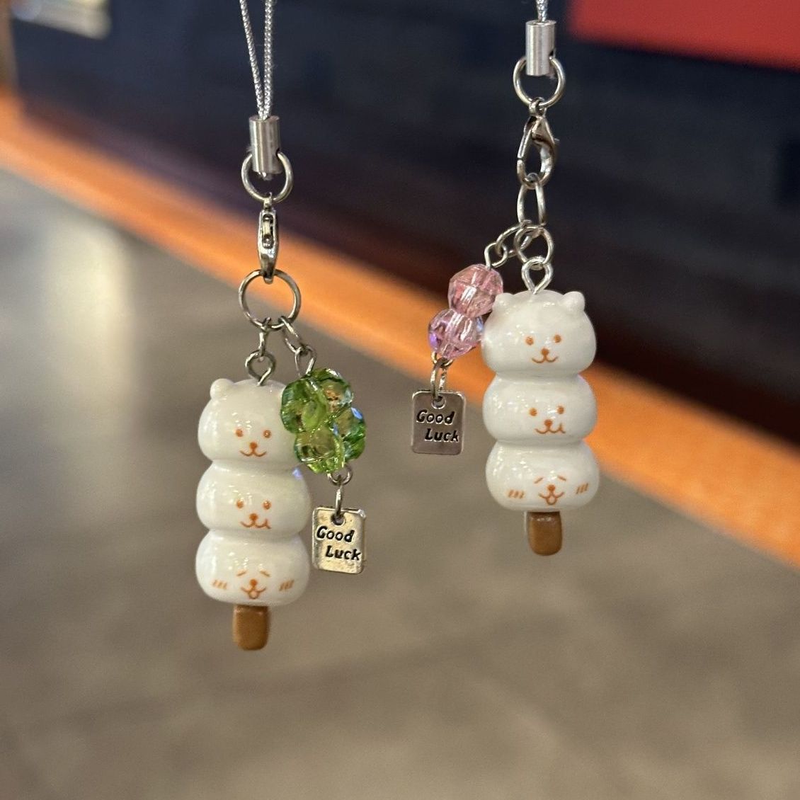 Joke Bear Lucky Leaf Colgantes - Resin Art Alphabet reseña y precio